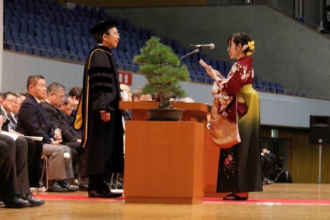 平成29年度卒業証書 学位記授与式挙行 ニュース お知らせ 北海学園大学